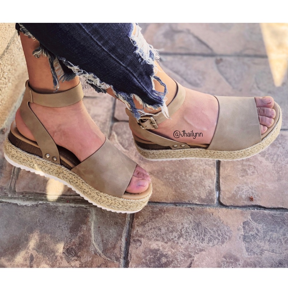 Natural Espadrille sandal - Picture 6 of 9